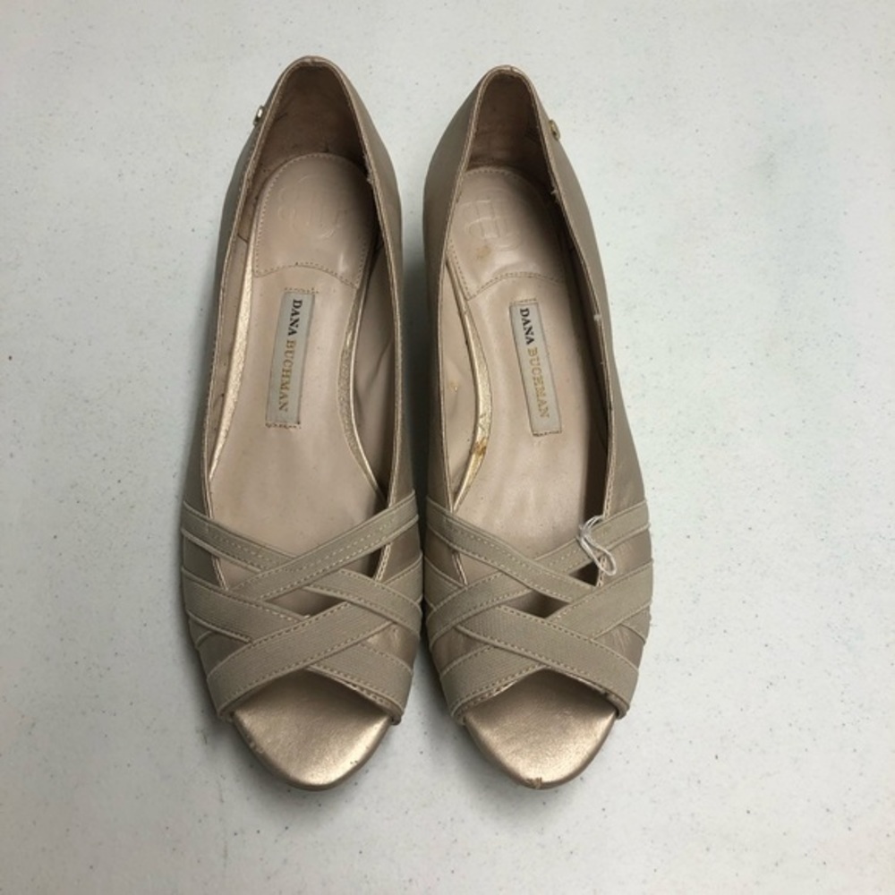 Dana Buchman Size 9 Women’s Open Top Low Heeled Shoes